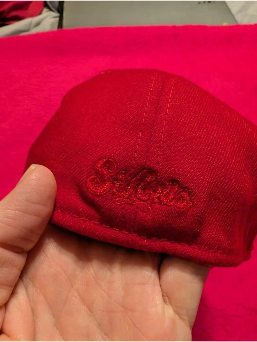 New Era 39THIRTY St Louis Cardinals Hat Red Rainbow Pride Logo Stretch Fit S/M